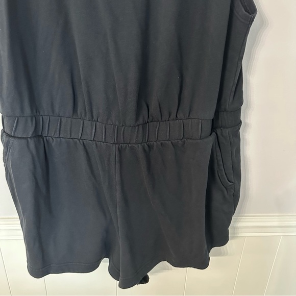 Nike Women’s Black Sleeveless Crewneck Shorts Style One-Piece Romper Sz 2X GUC - Picture 4 of 10